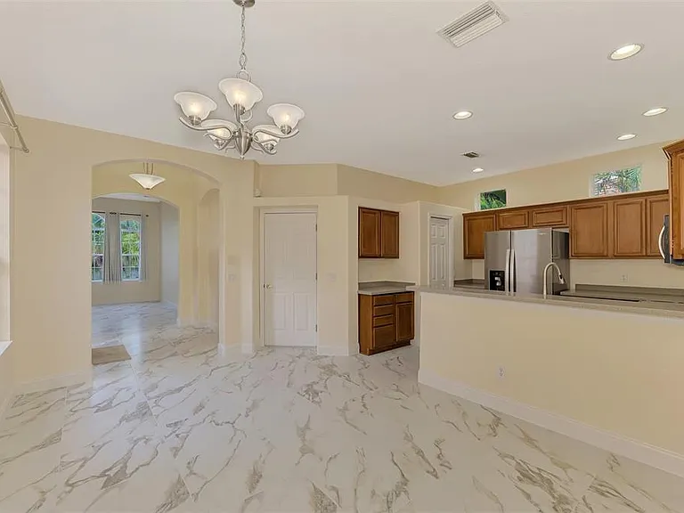 7803 33rd St E — Photo 14