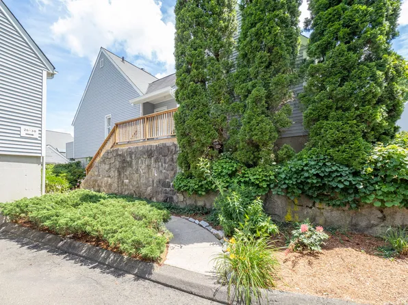 26 Wilton Crest #26, Wilton, CT 06897
