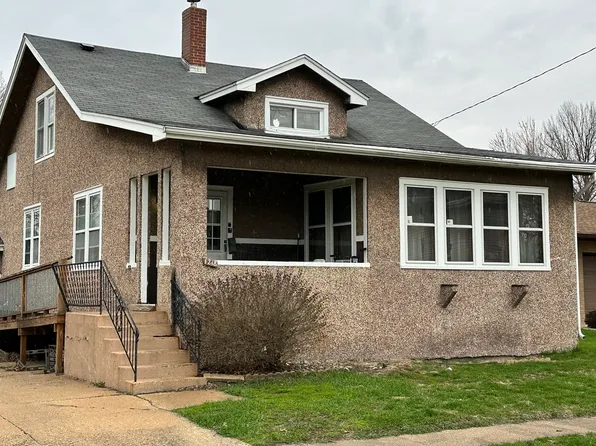 1218 Schuyler St, Peru, IL 61354