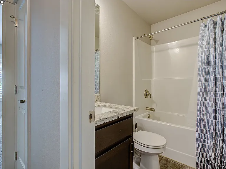 325 Brady Ln — Photo 7