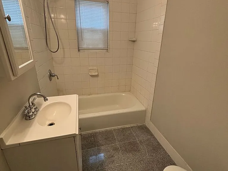 210 Trinity Ave — Photo 8