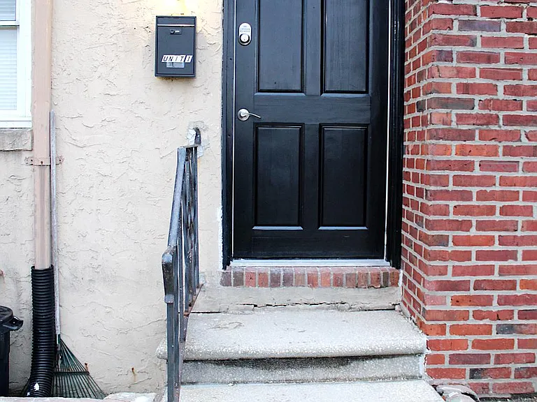 W Browning Rd — Photo 2