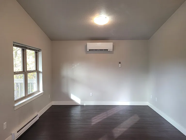 1725 S 3rd St W — Photo 3