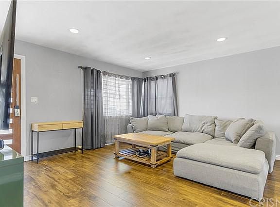 5th image of 2326 Dogwood St