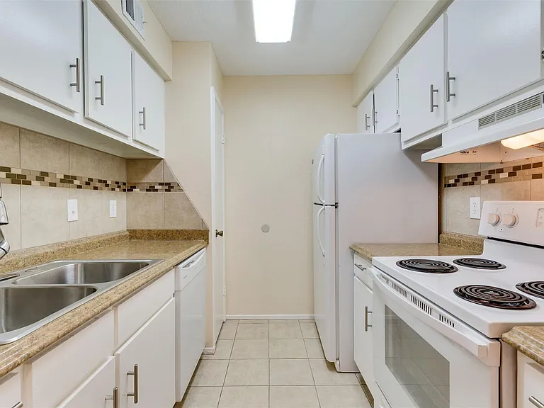 3535 Nasa Pkwy #86 — Photo 4
