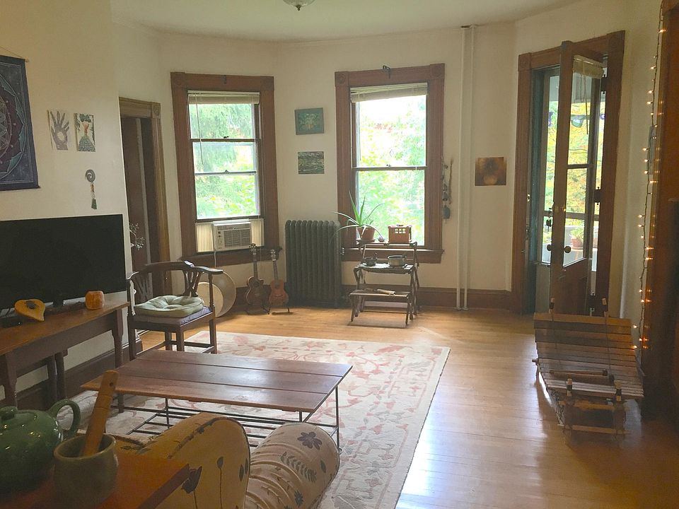 305 Maple St Burlington VT Zillow