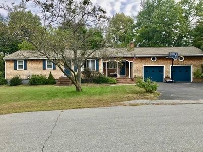 8 Briar Avenue, Salem, NH, 03079