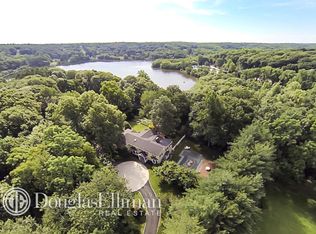 328 Feeks Ln, Mill Neck, NY 11765