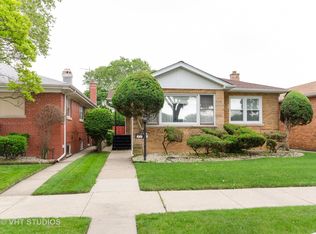 8205 S Essex Ave, Chicago, IL