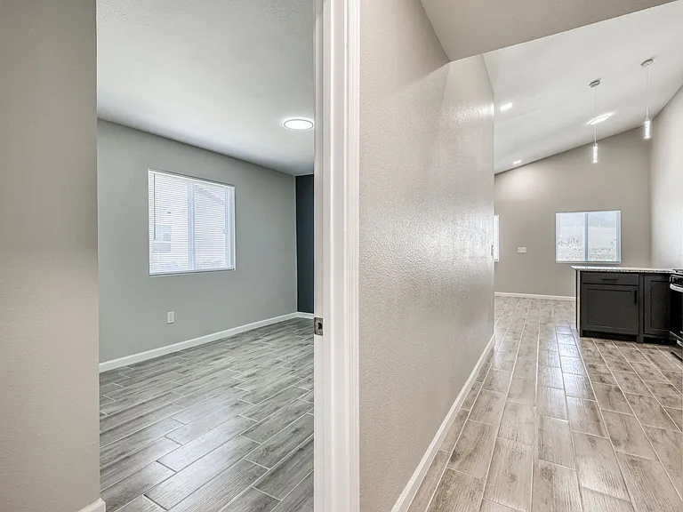 10028 Cross St — Photo 16