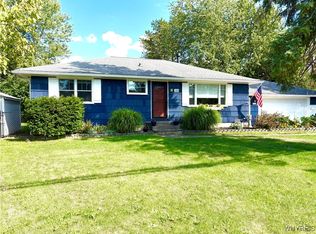 386 Sunset Dr, Hamburg, NY 14075
