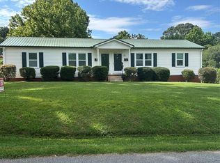 511 6th St SW, Conover, NC 28613