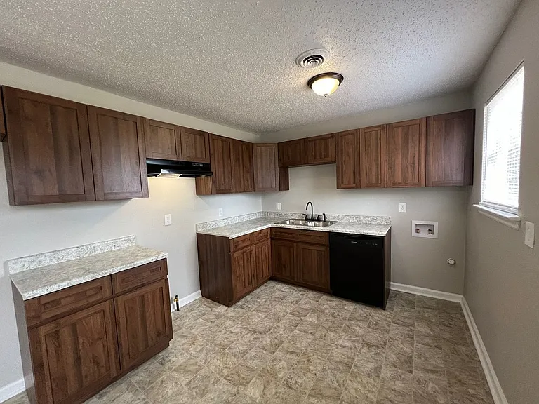 5082 Stacey Rd — Photo 11