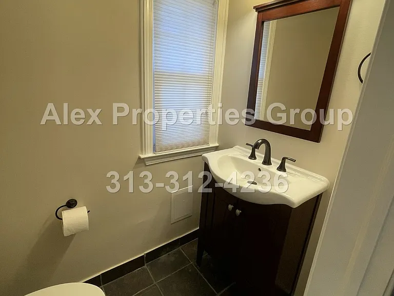 31045 Sheridan Dr — Photo 17