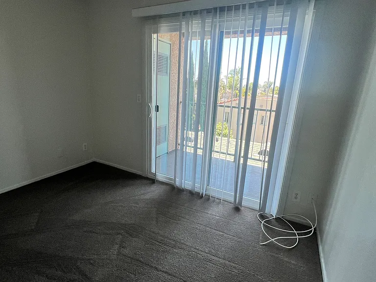 1959 Chestnut Ave #302 — Photo 27