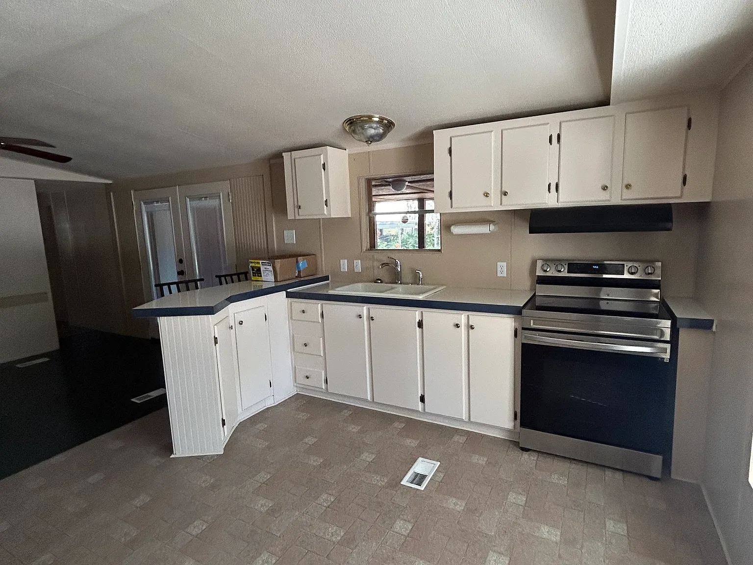 2 bed, 764 sqft, $1,550 — Photo 3