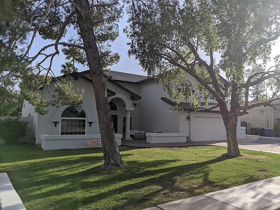 2nd image of 1905 E Caroline Ln