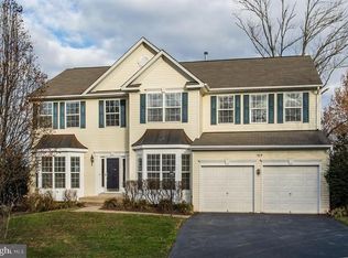 165 Autumn Wind Ct, Warrenton, VA 20186
