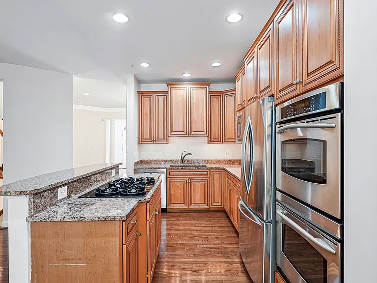 7720 Spoleto Ln — Photo 8