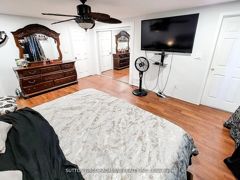 2 Royalwood Ct #52 — Photo 18