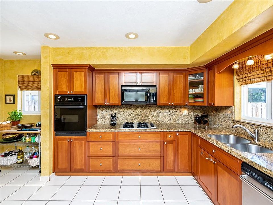 2nd image of 5207 SW 90th Ter