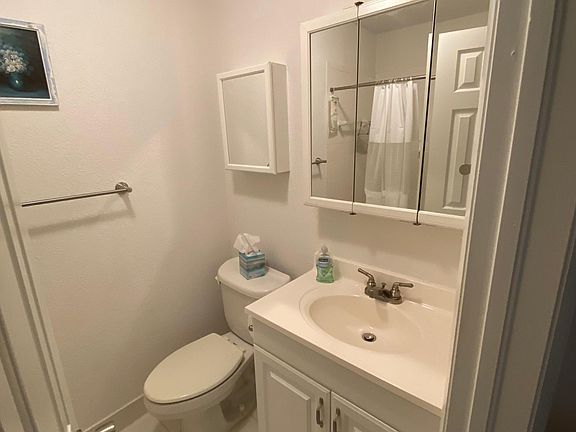 5th image of 4635 Bayshore Dr APT P11