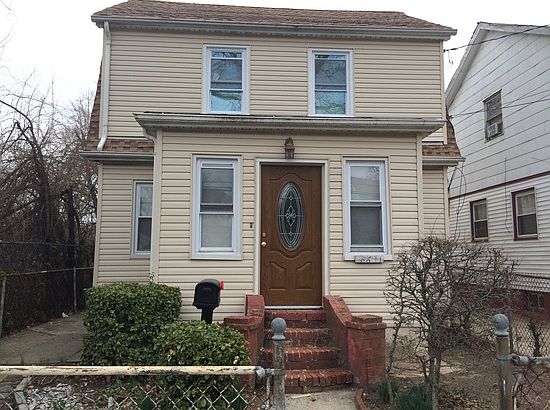 1st image of 18611 122nd Ave