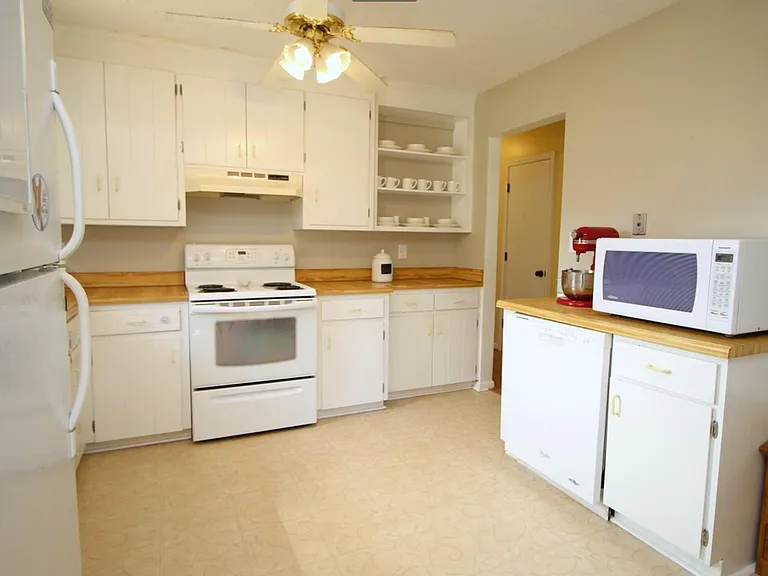 201 Rolling Ridge Dr — Photo 10