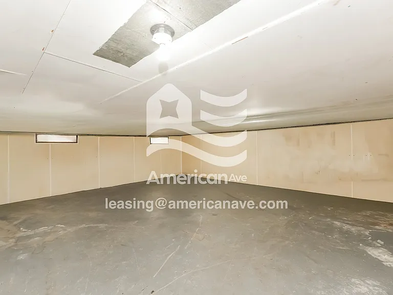 1323675_013_basement_14.jpg