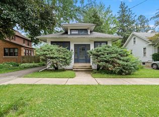 723 Palace St, Aurora, IL 60506