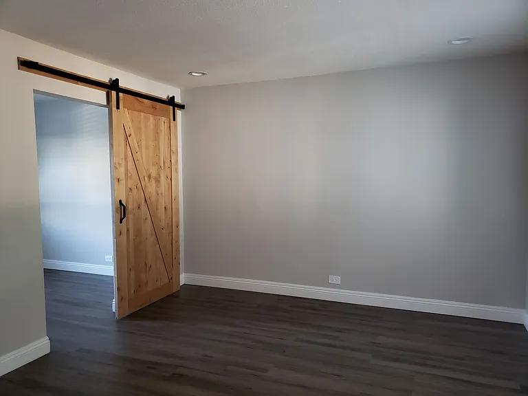 7800 Athens Circle — Photo 2