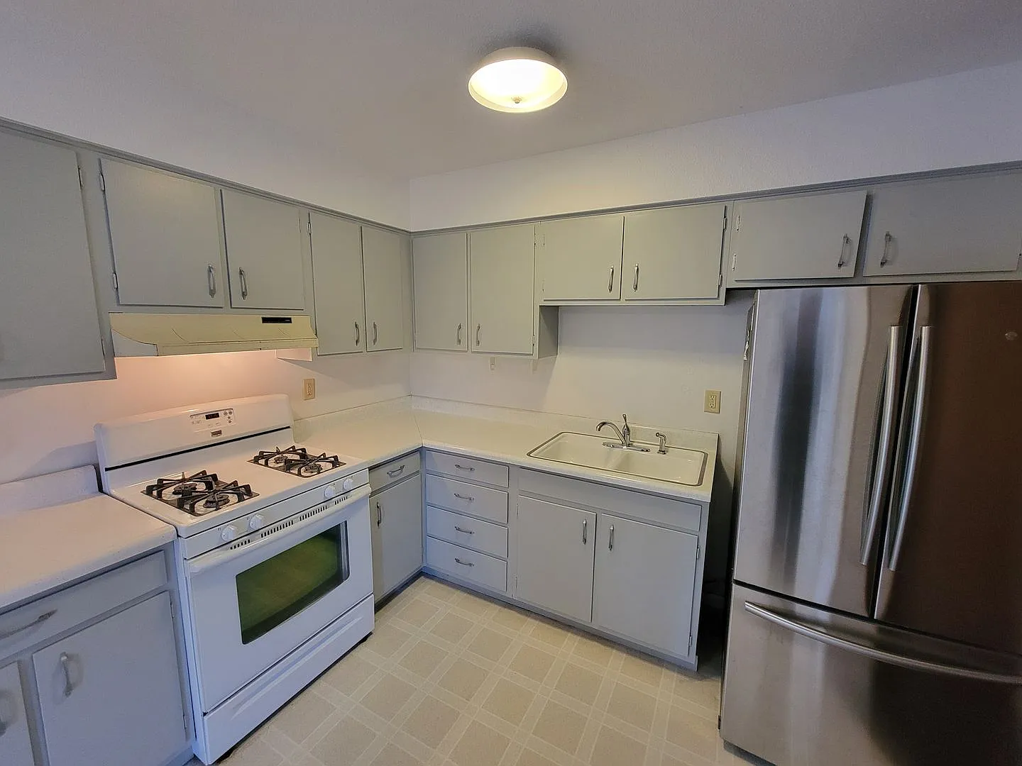 4 Bed 2 Bath Single-Family Home for RENT — Photo 3