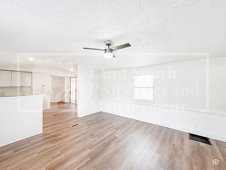 1175 Meadow Lawn St — Photo 3