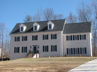 1115 Howards Scenic Trl, Forest, VA 24551