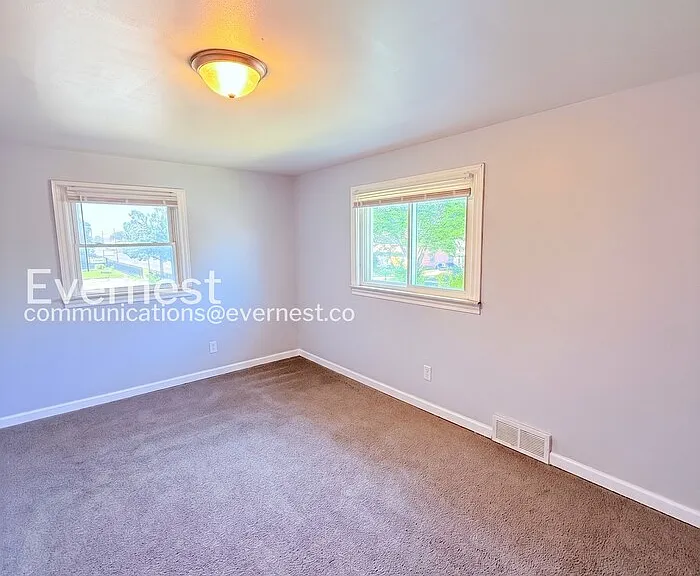 15378 Meyers Rd — Photo 16
