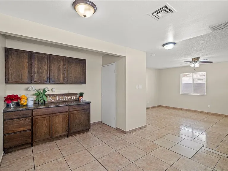 3421 E Twining Ave — Photo 10