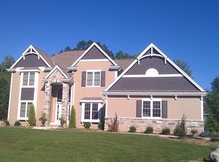 W148N9924 Woodcrest Ct, Germantown, WI 53022