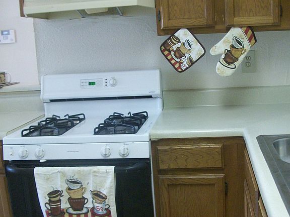 5th image of 808 Chase Village Dr