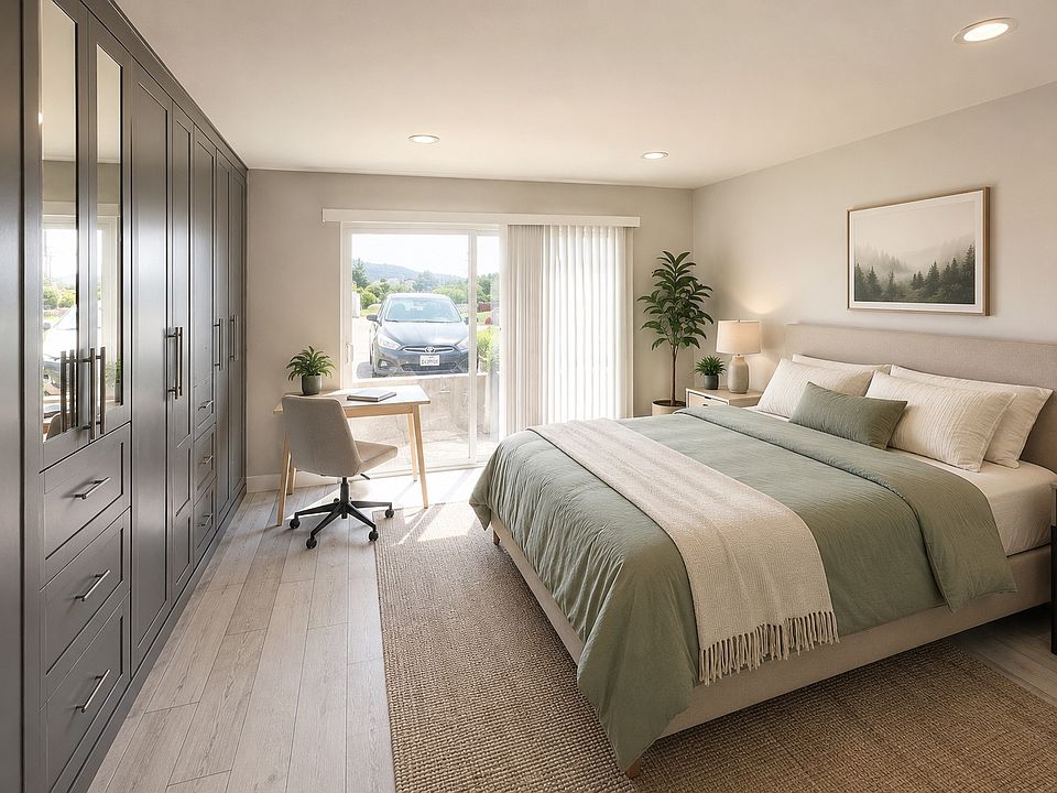 1st image of 5 Clipper Rd #1