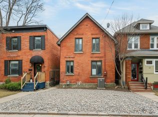 10 Lewis St, Ottawa, ON K2P 0S3