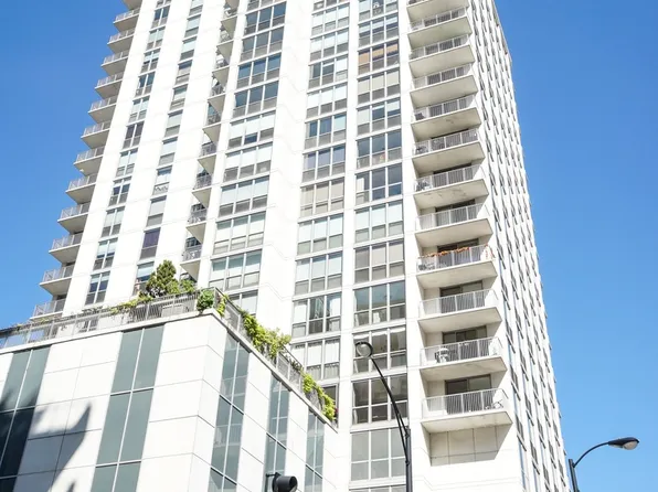 200 W Grand Ave APT 1202, Chicago, IL 60654