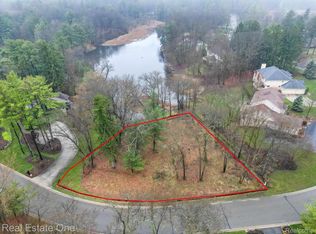 1697 Deer Path Trl, Oxford, MI