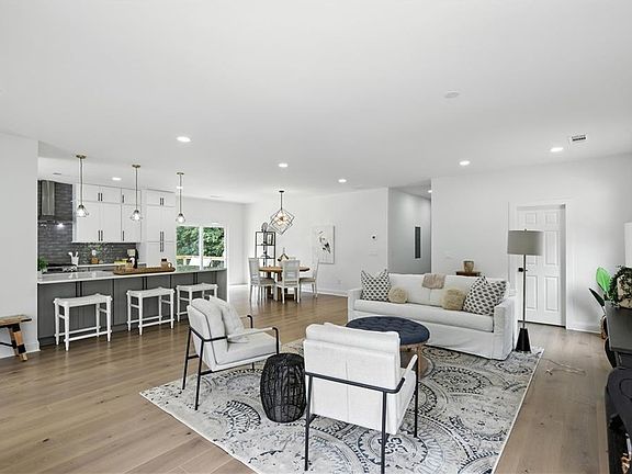 2nd image of 2048 Sugar Pike Rd