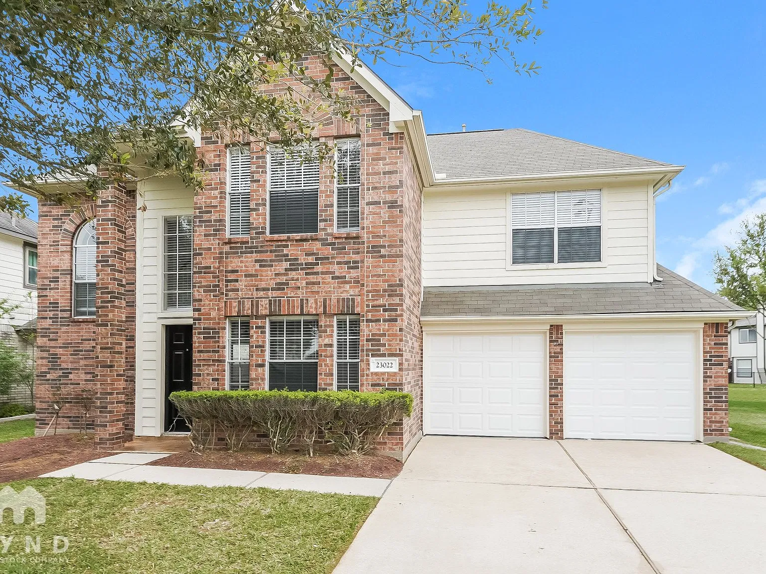 3 bed, 2.5 bath, 1858 sqft, $2,295 — Photo 1