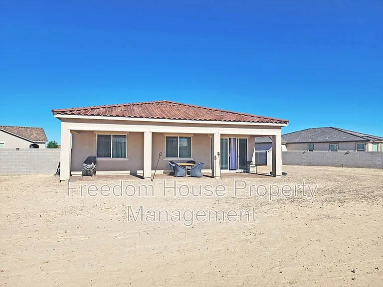 4901 Fairwood Ct — Photo 42