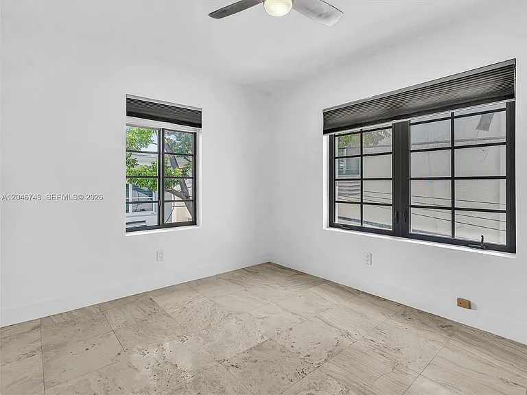 1045 Lenox Ave #12 — Photo 20