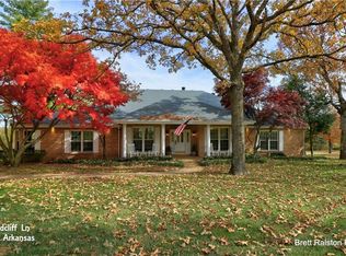 145 Woodcliff Ln, Springdale, AR 72764