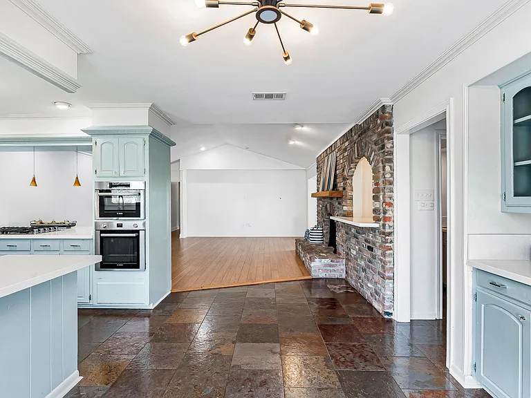 4204 Pine Park Dr — Photo 14