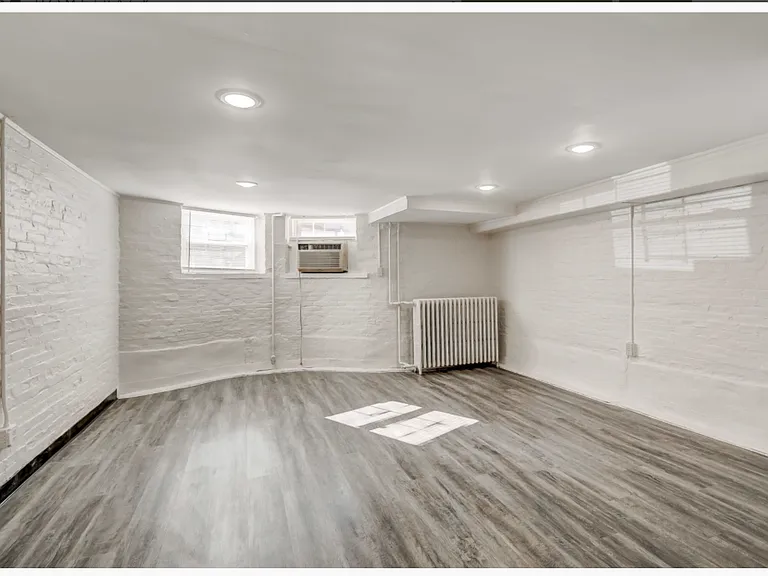 2629 N. Charles St — Photo 15