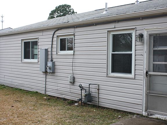 2nd image of 804 Weiss Ln